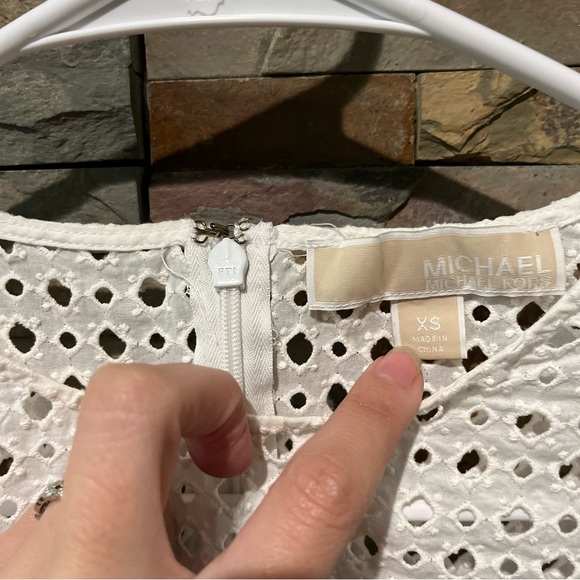 MICHAEL Michael Kors White 100% Cotton Eyelet Short Sleeve Top - Picture 4 of 11